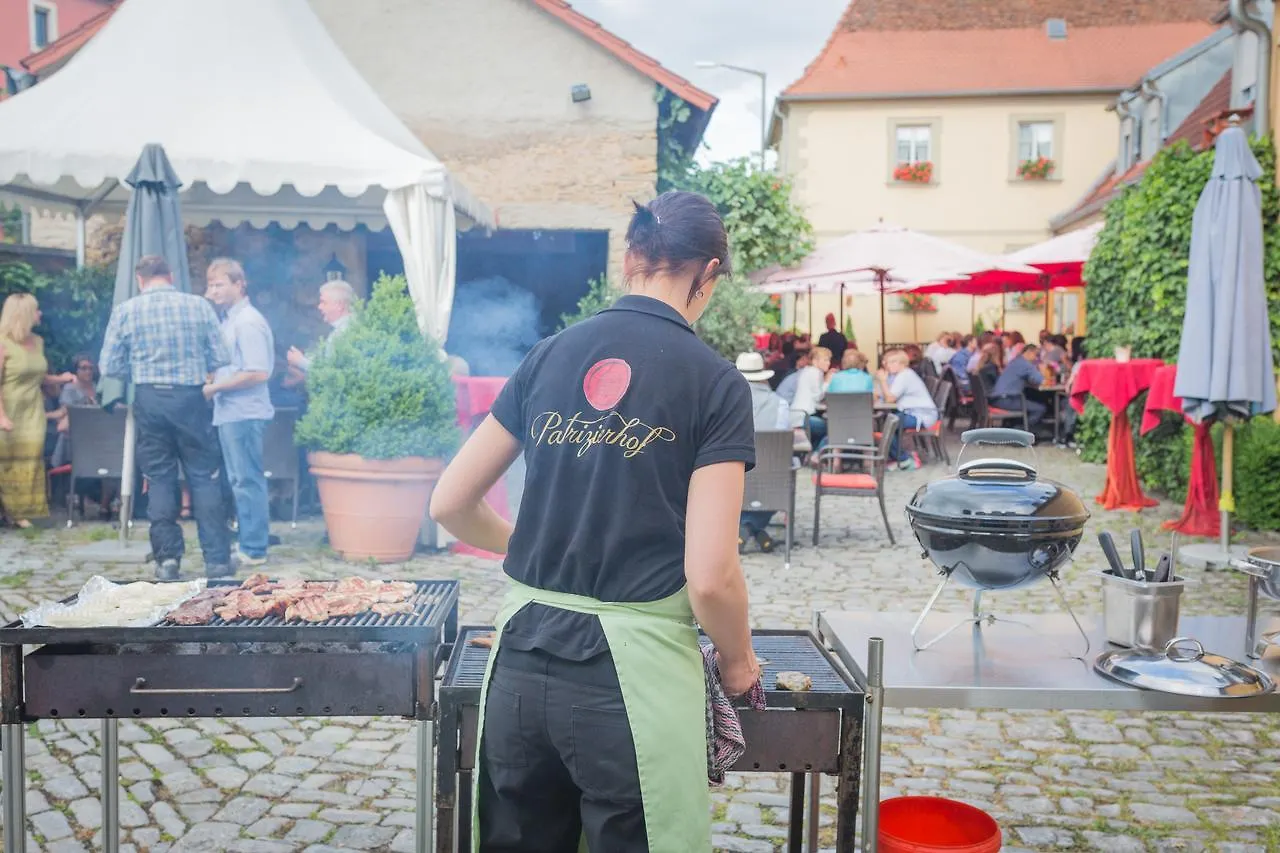 Der Patrizierhof - Weingut Gasthof Hotel - Familie Grebner Grosslangheim
